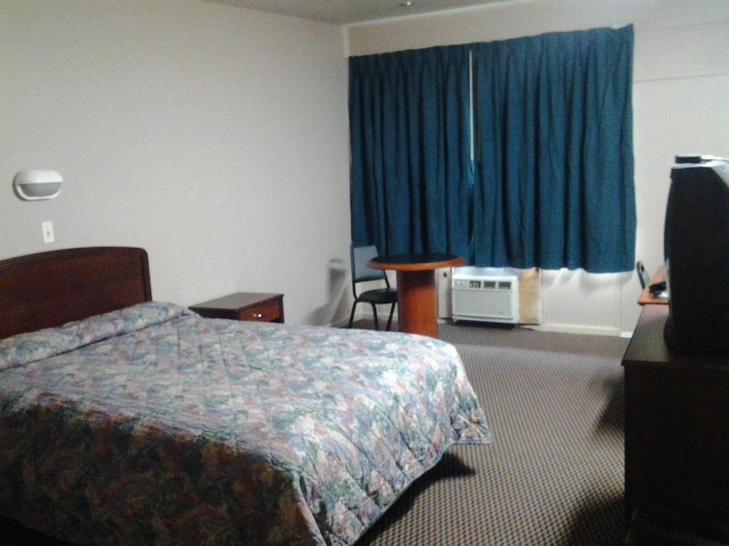 Lewis & Clark Motor Lodge East Alton Room photo